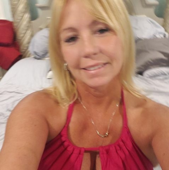 Meet your Posher, Corrine - Picture 1 of 1